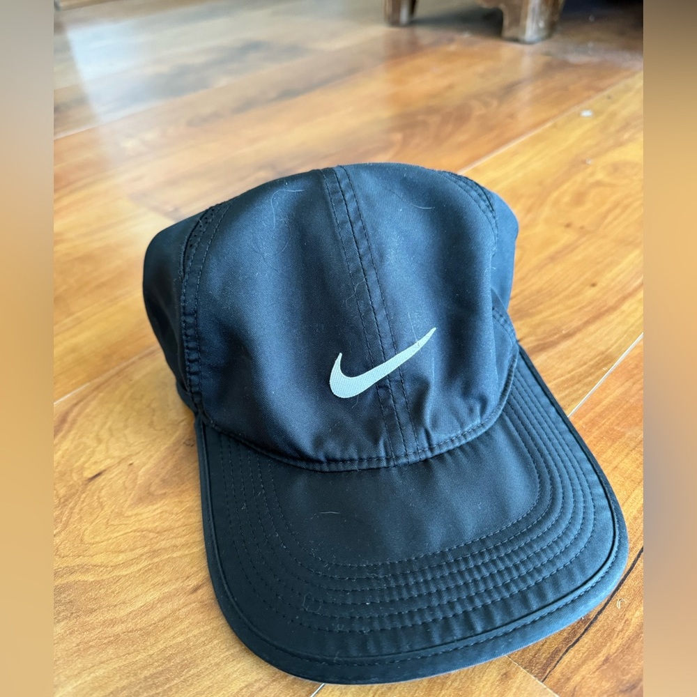 Nike Feather-Light Dri-Fit Baseball Cap